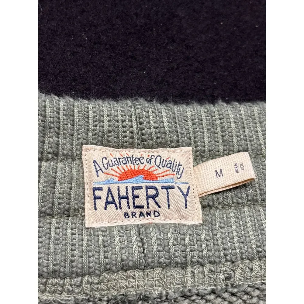 Faherty Whitewater Short Olive Sample Deadstock M